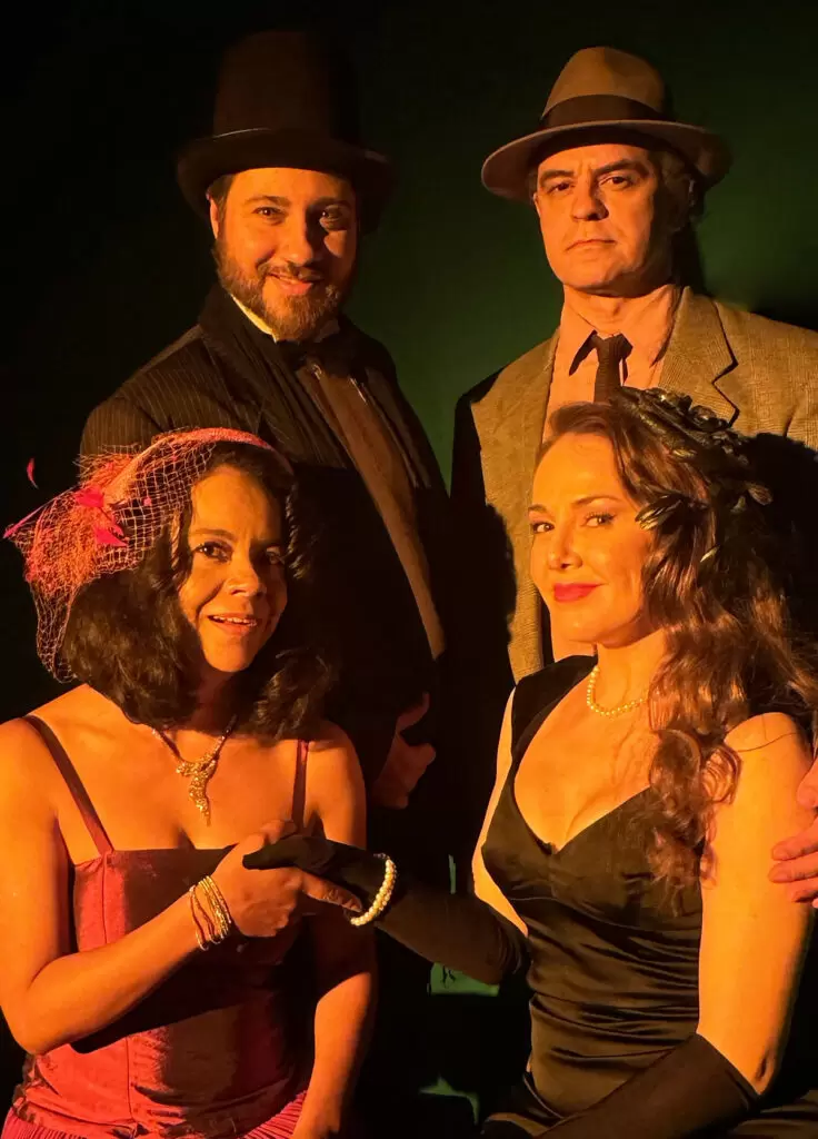 Elenco do espetáculo 'OUTONO' em cena