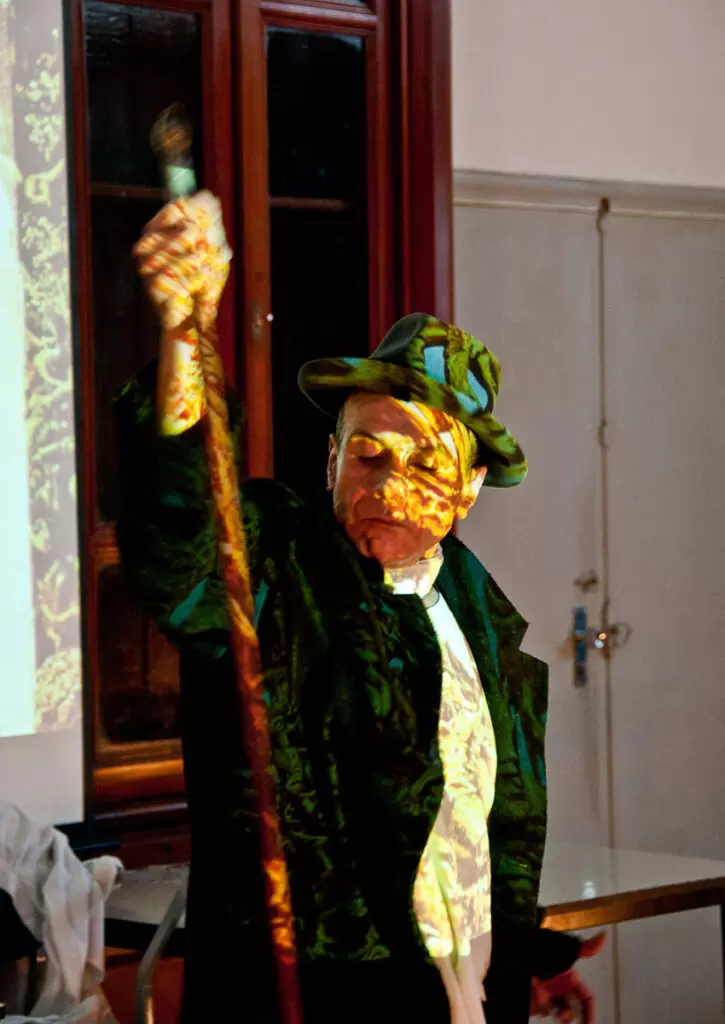Samir Murad em 'PARA ACABAR DE VEZ COM O JULGAMENTO DE ARTAUD'"