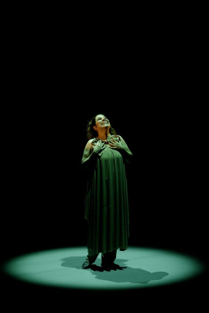 Isabel Teixeira em "Jandira - Em busca do bonde perdido"