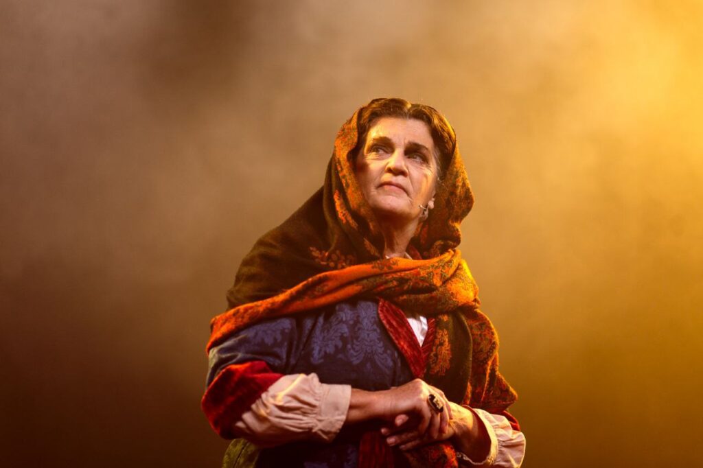 Beth Zalcman em Helena Blavatsky, A Voz Do Silêncio