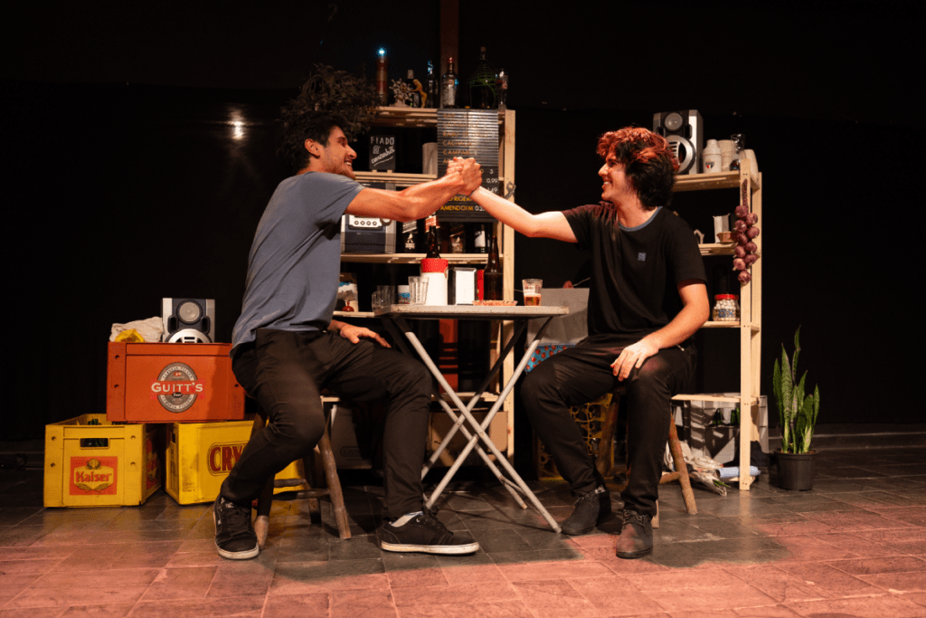 João Pedro Celli e Pedro Pilar em “Eu Sou João Gustavo”