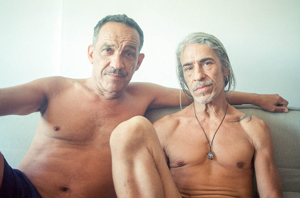 Fotografia do projeto 'O Mais Profundo É A Pele' do fotógrafo Rafael Medina, sobre envelhecimento LGBT+